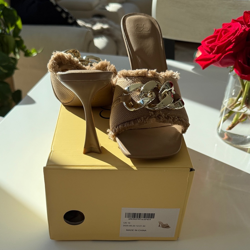 Elegant Brown Women's Mules with Gold Chain - Picture 3 of 12
